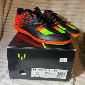 Adidas indoor soccer cleats MESSI 15.3 IN